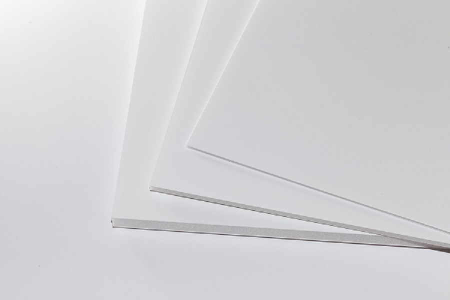 Eine weiße Airplac Leichtschaumplatte in mehreren Formaten und Dicken